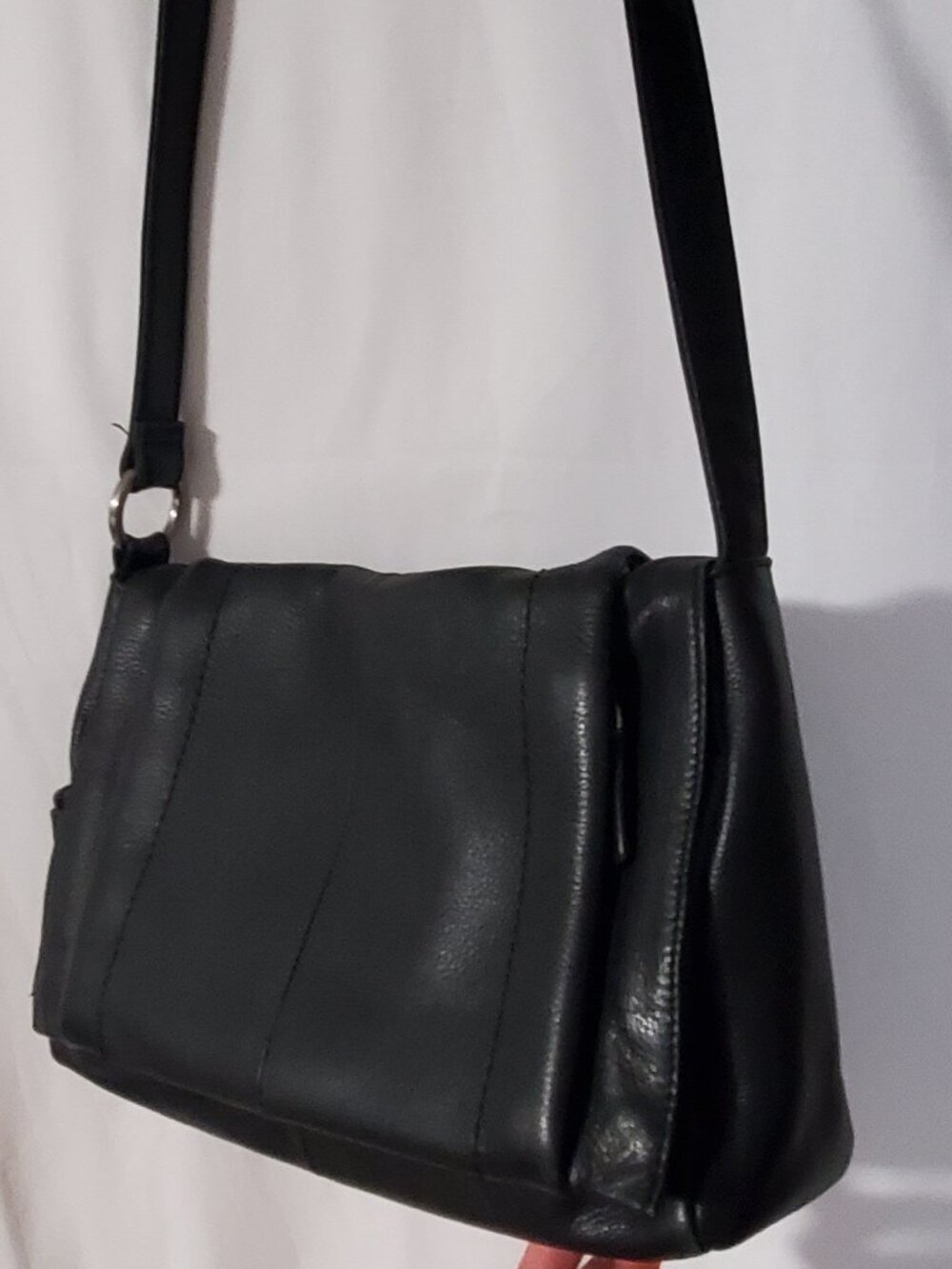 Vintage Rolfs Soft Leather Shoulder bag with so many compartments! EUC!